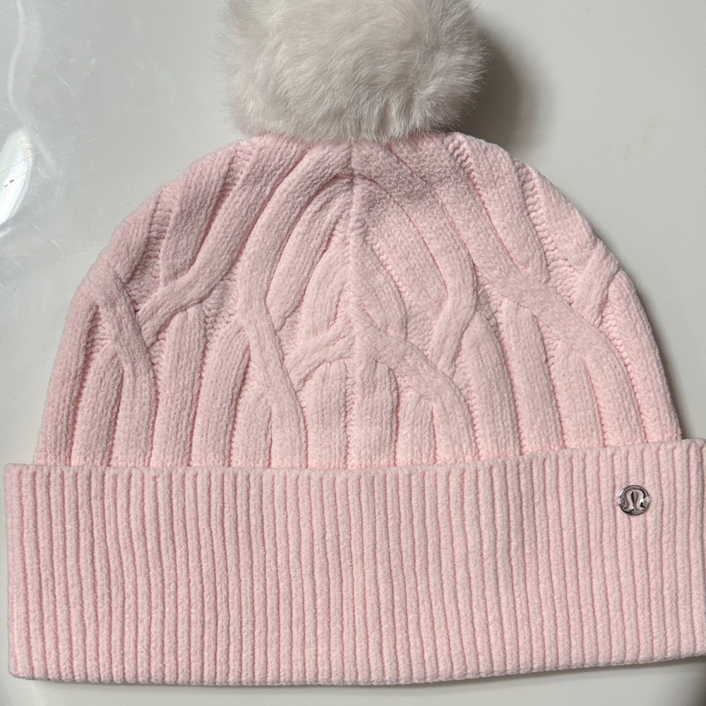 Lululemon Cable Knit Pom Pom Beanie
